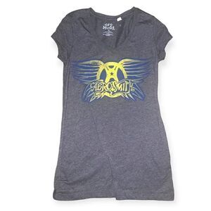 Mudd Women's shirt Size Juniors medium Aerosmith rock band gray baby tee
